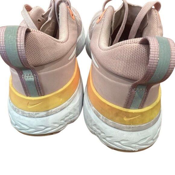 Nike React Pink Gray Orange Yellow Solid Low Top Lace-Up  display picture 2